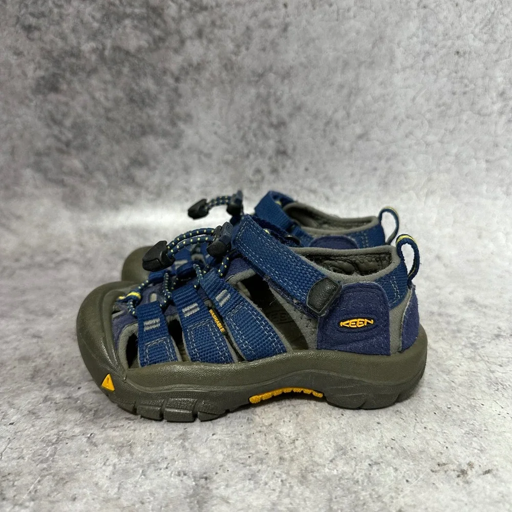 KEEN Newport H2 Sandals Kids Size 9 Blue Water Shoes Closed Toe Washable Hiking
